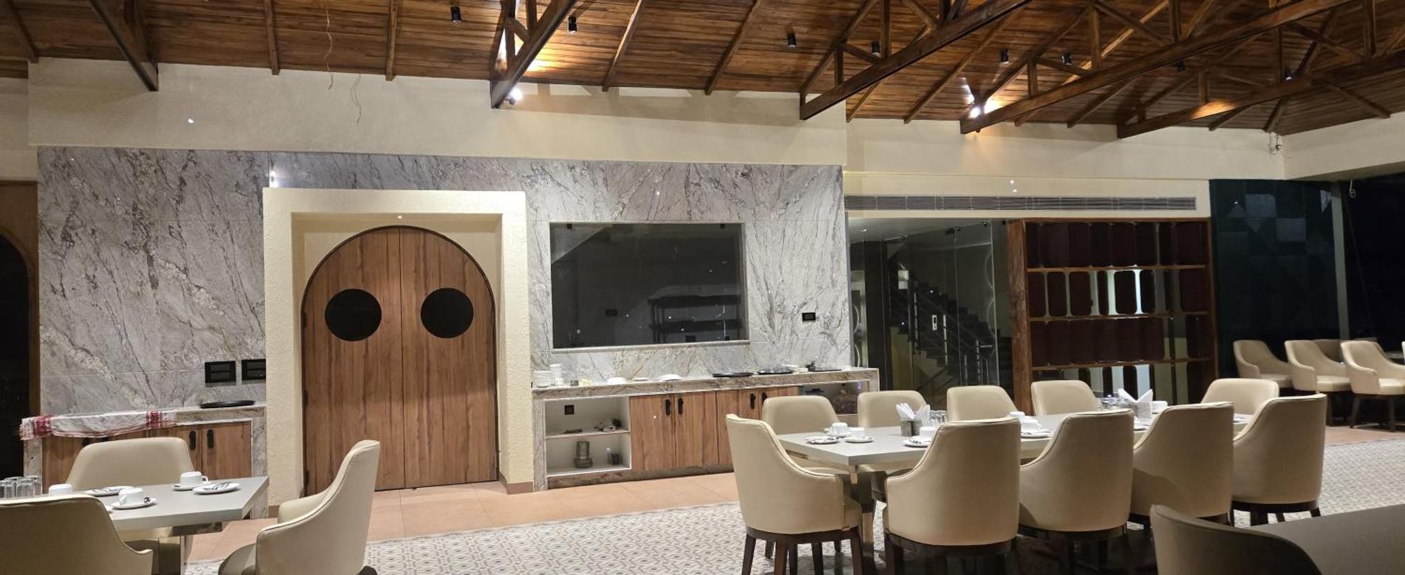 The White Rock Inn & Dine Шилонг Екстериор снимка